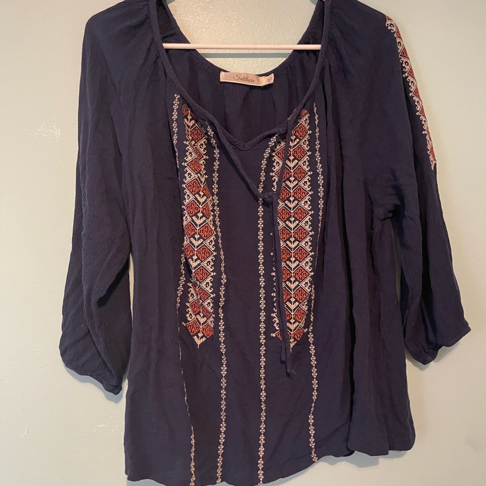 Size 2x navy breathable top.